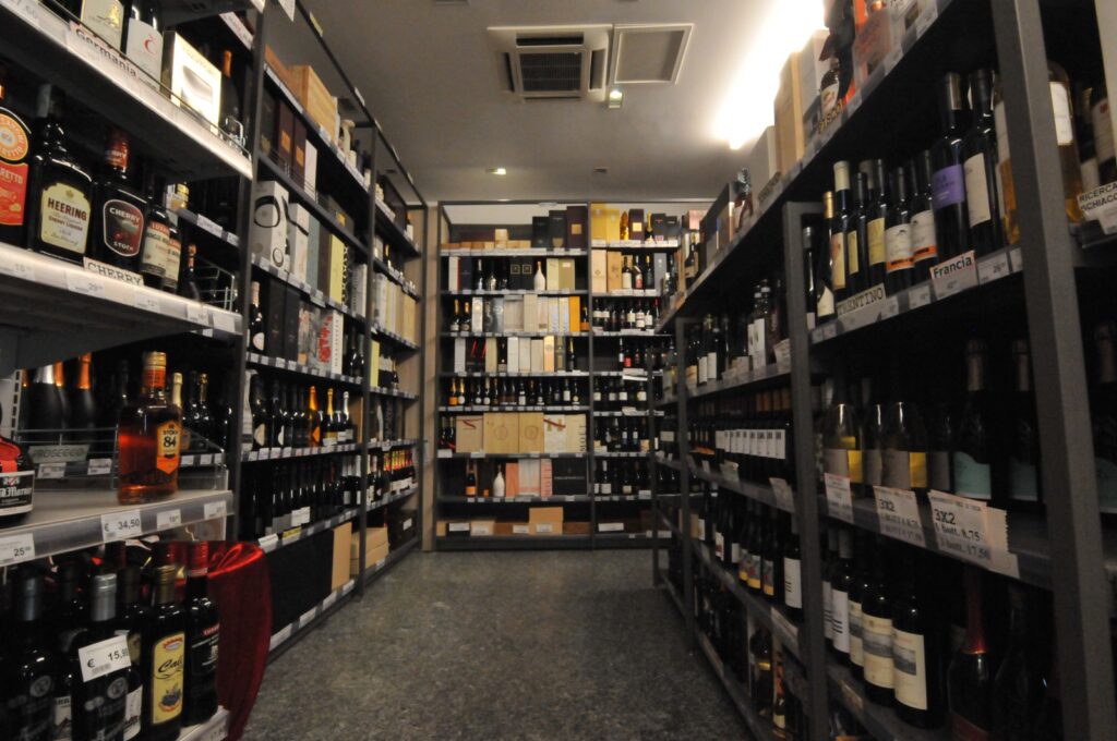 Enoteca con rum pregiati a Bologna centro